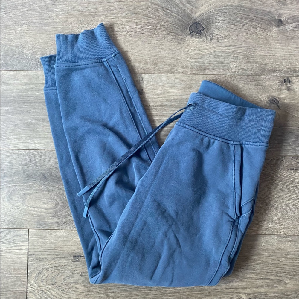 LULULEMON NAVY JOGGERS